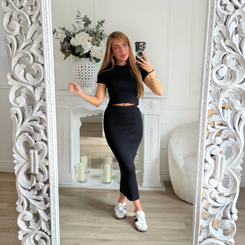 ENSEMBLE COTELÉ JUPE ET TOP BLACK